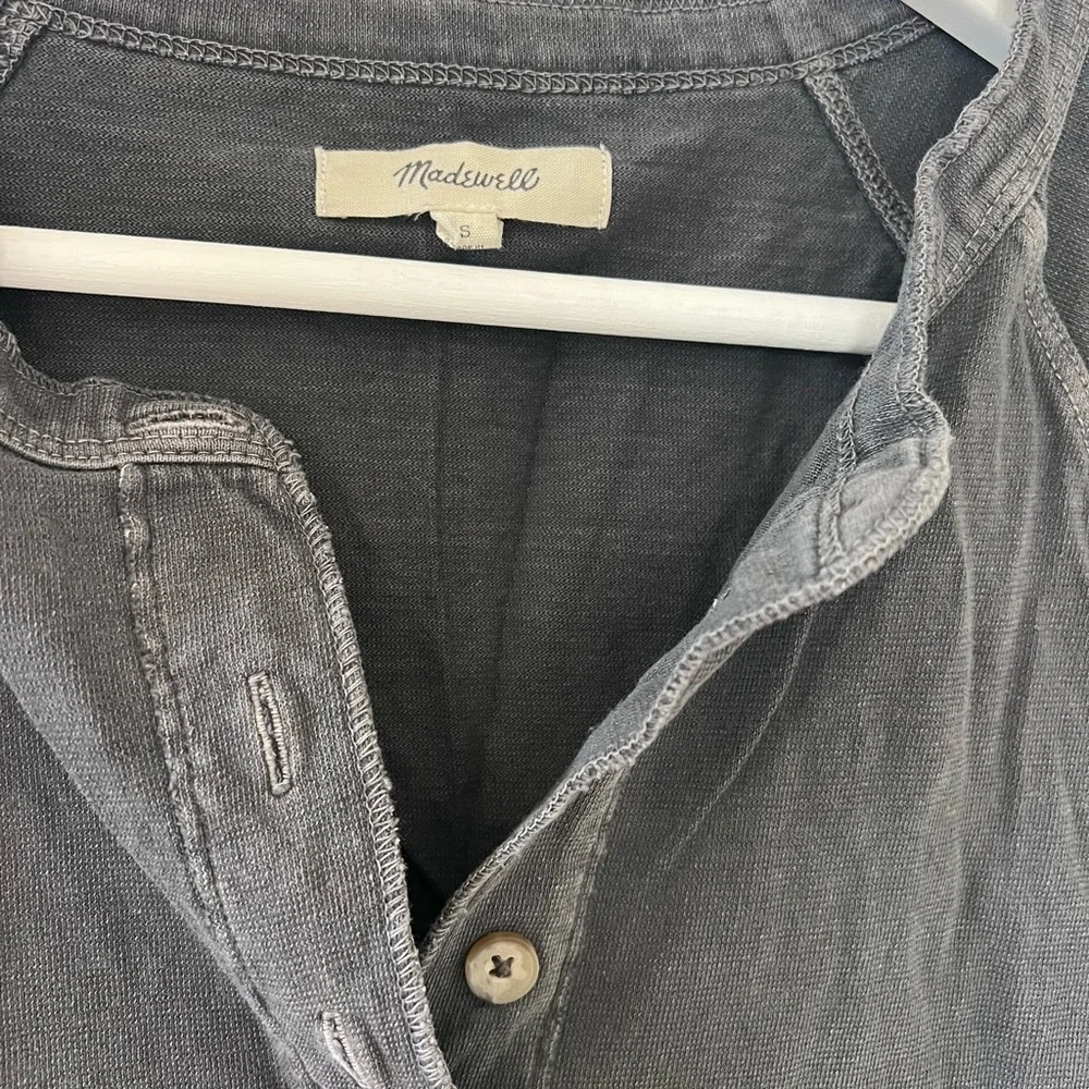 Madewell Charcoal Short Sleeve Tee - Picture 2 of 4